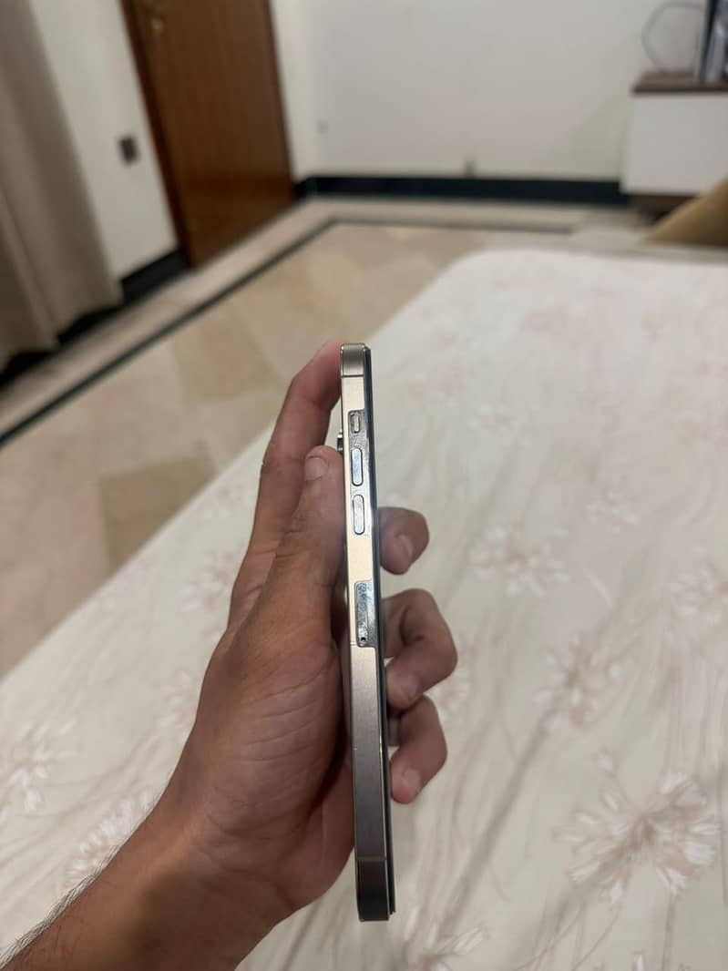 Apple iPhone 14 Pro Max 2