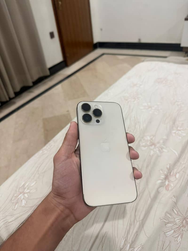 Apple iPhone 14 Pro Max 4