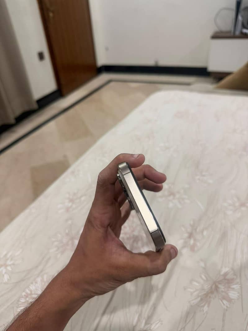 Apple iPhone 14 Pro Max 6