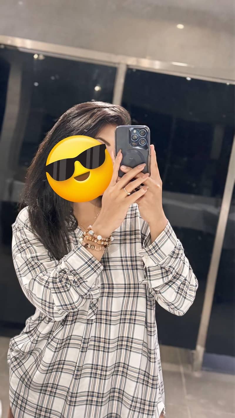 Apple iPhone 15 Pro Max 4