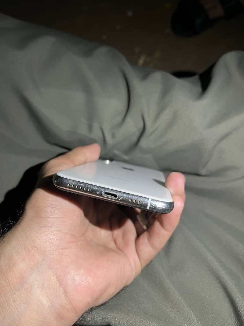 Apple iPhone XS 0