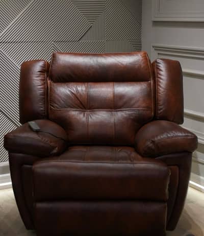 Recliner sofa chair