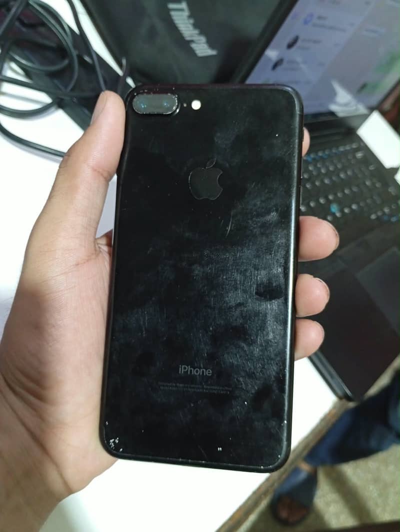 Apple iPhone 7 Plus 3