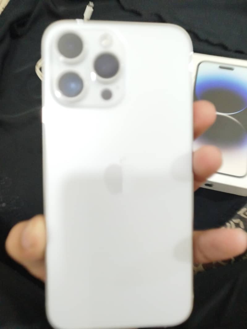 Apple iPhone 14 Pro Max 1