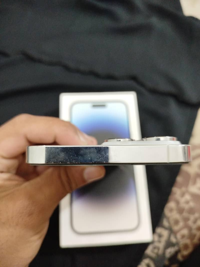 Apple iPhone 14 Pro Max 4