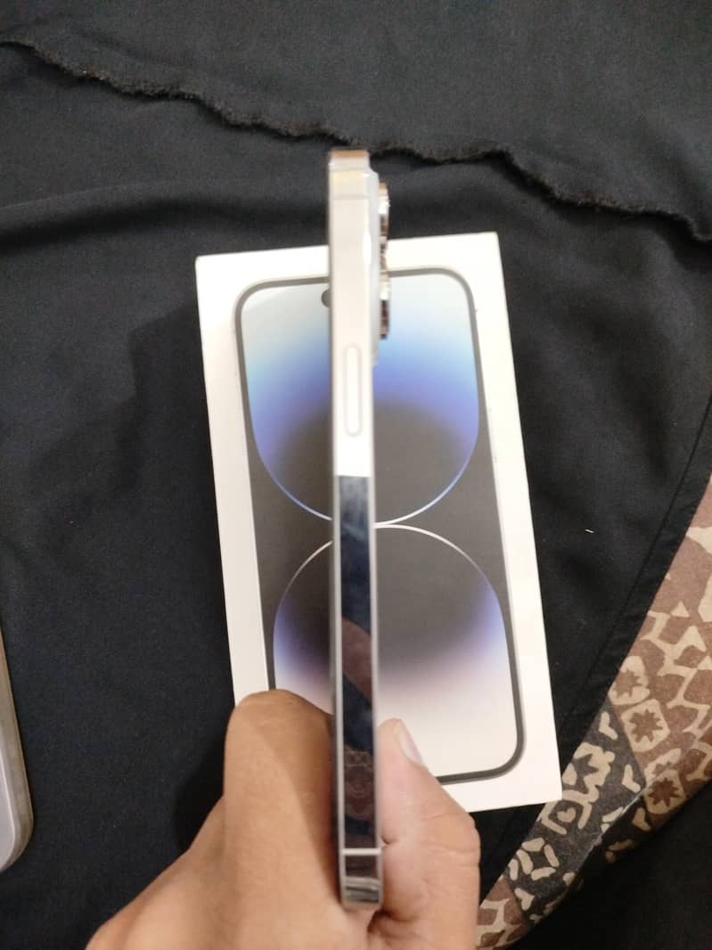 Apple iPhone 14 Pro Max 6