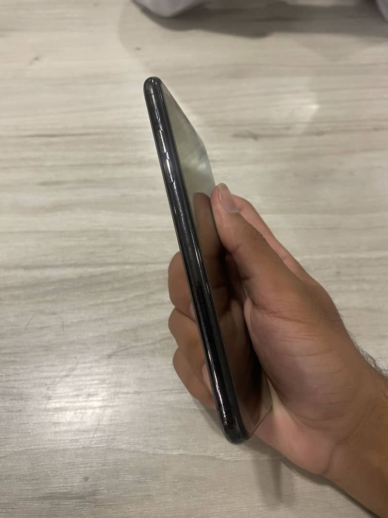 Apple iPhone 11 Pro Max 1
