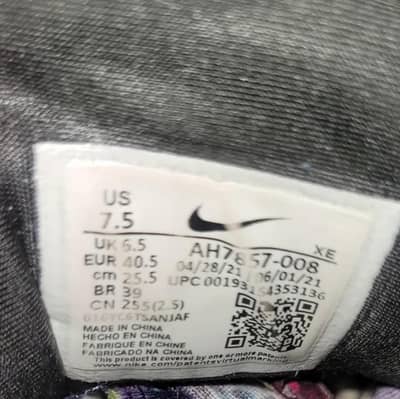 Nike shoes Preloved