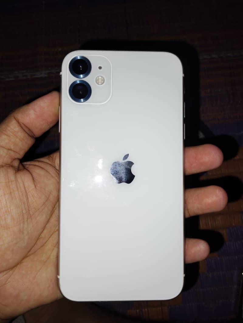Apple iPhone 11 3