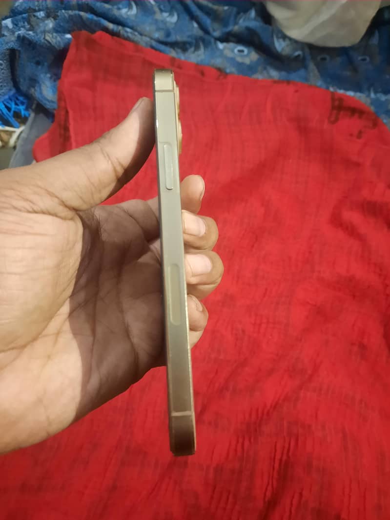 Apple iPhone 12 Pro 8