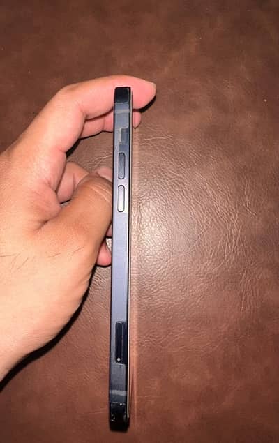 Apple iPhone 12 64gb jv with original box