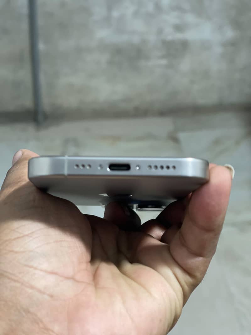 Apple iPhone 15 Pro 1
