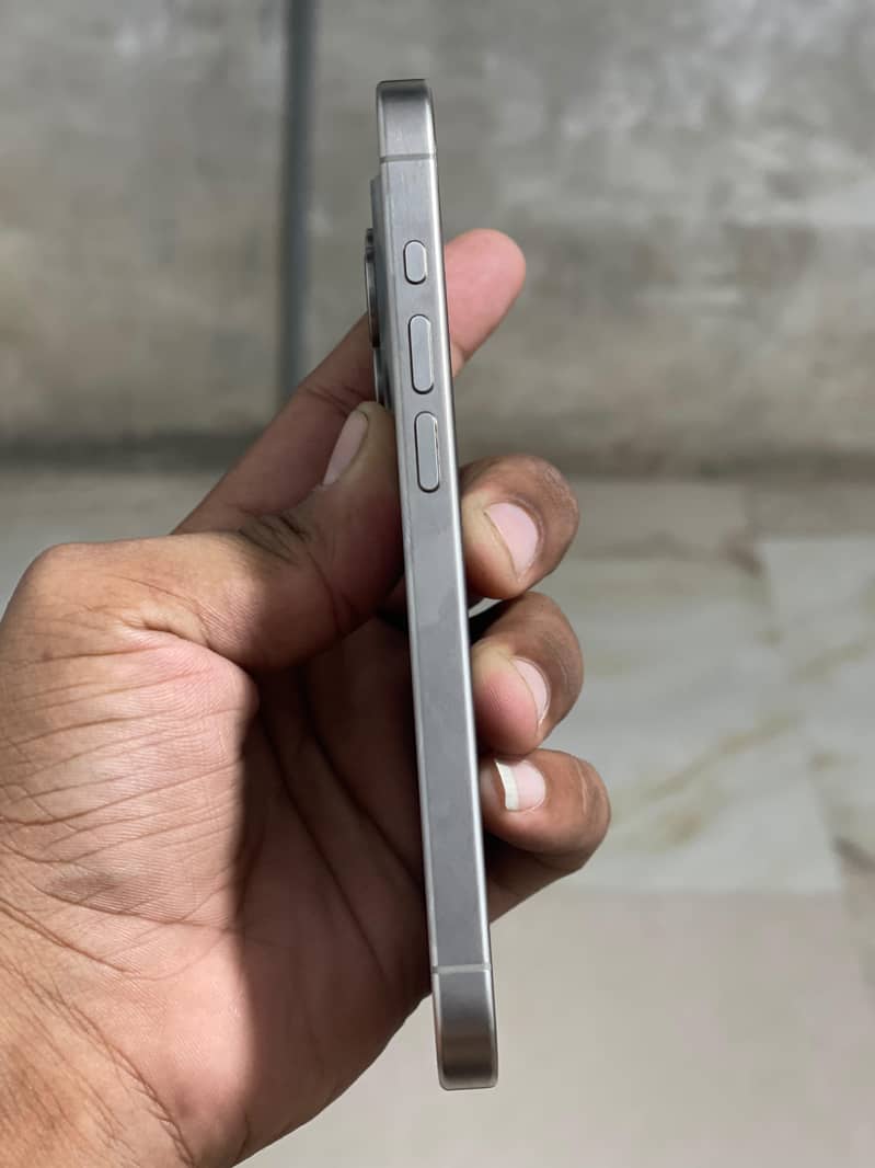 Apple iPhone 15 Pro 5
