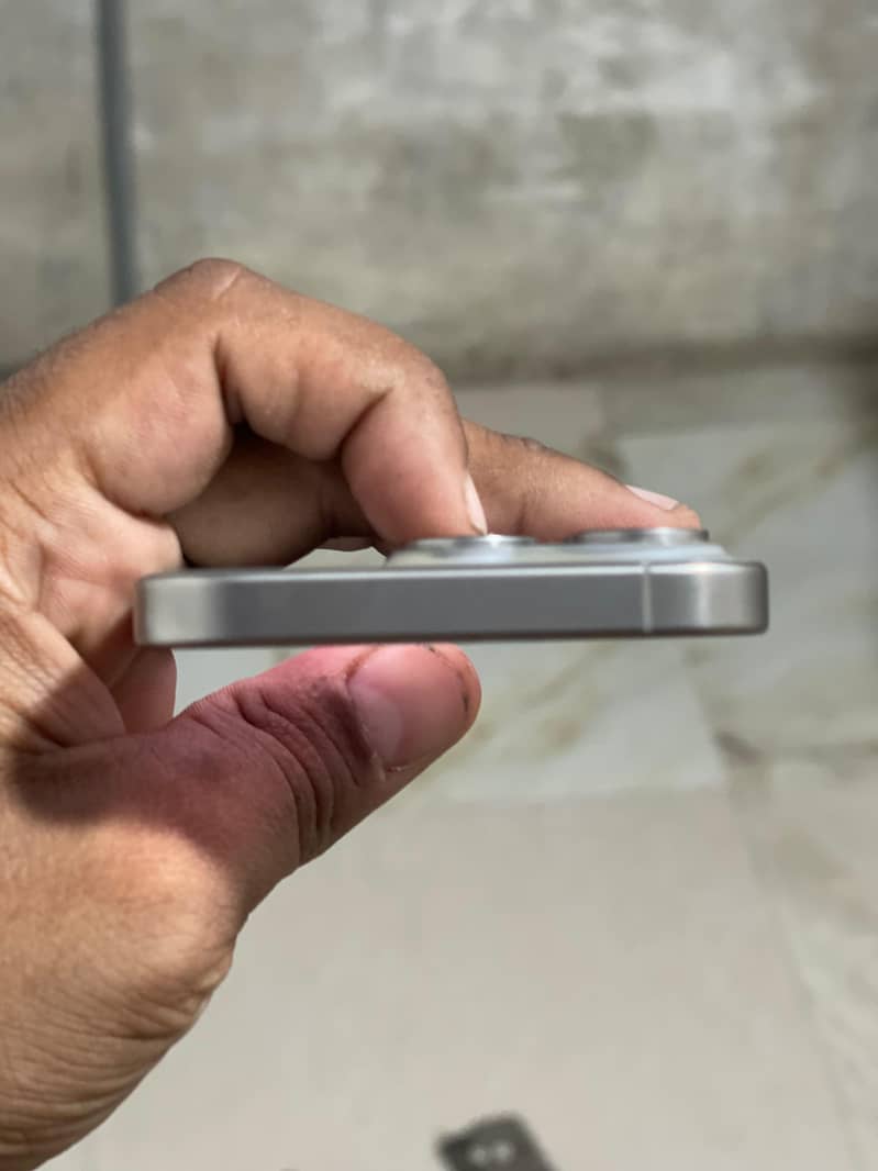 Apple iPhone 15 Pro 6
