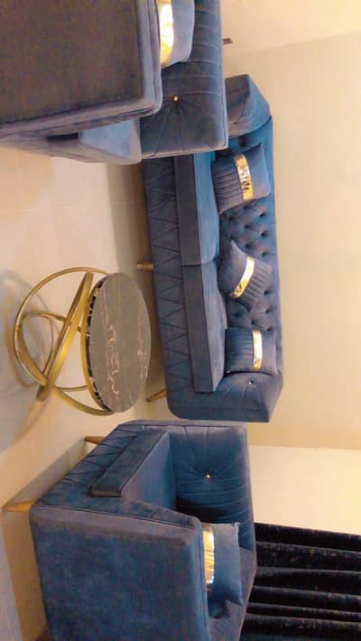 4 Seater Sofa Set With 3 Pieces Seti & Table