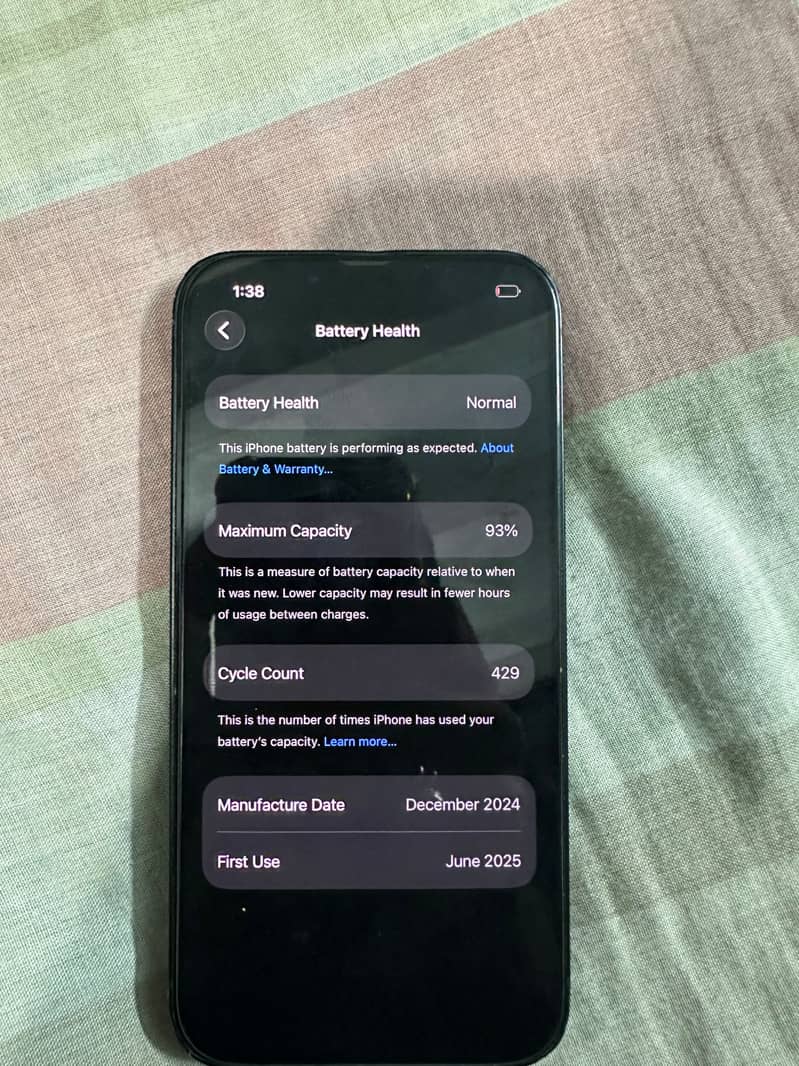 Apple iPhone 16e 6