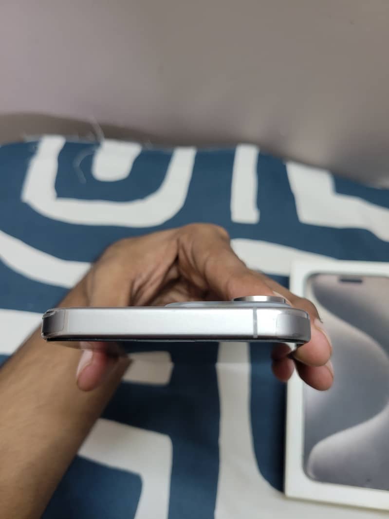Apple iPhone 15 Pro Max 2