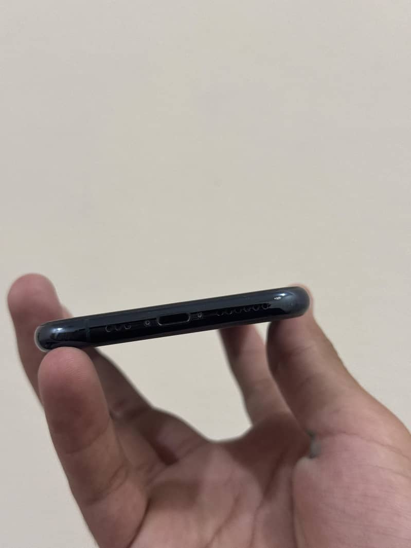 iPhone 11 Pro Lush Condition 6