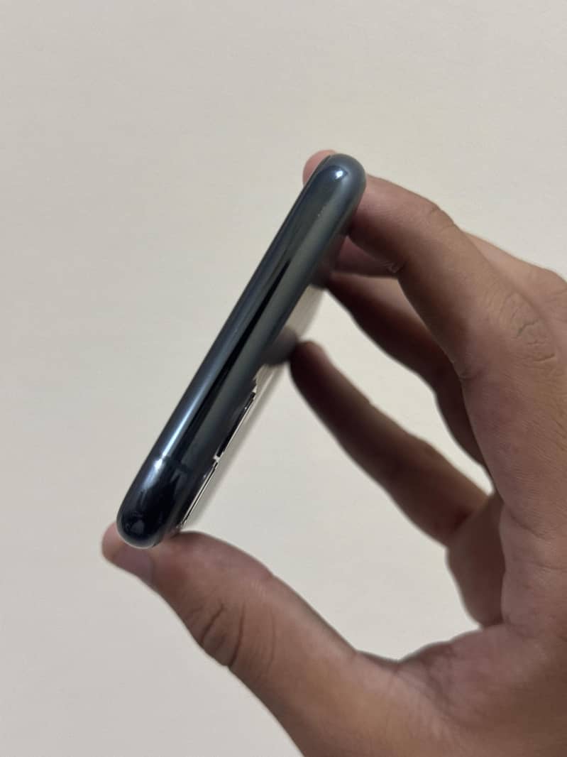 iPhone 11 Pro Lush Condition 7