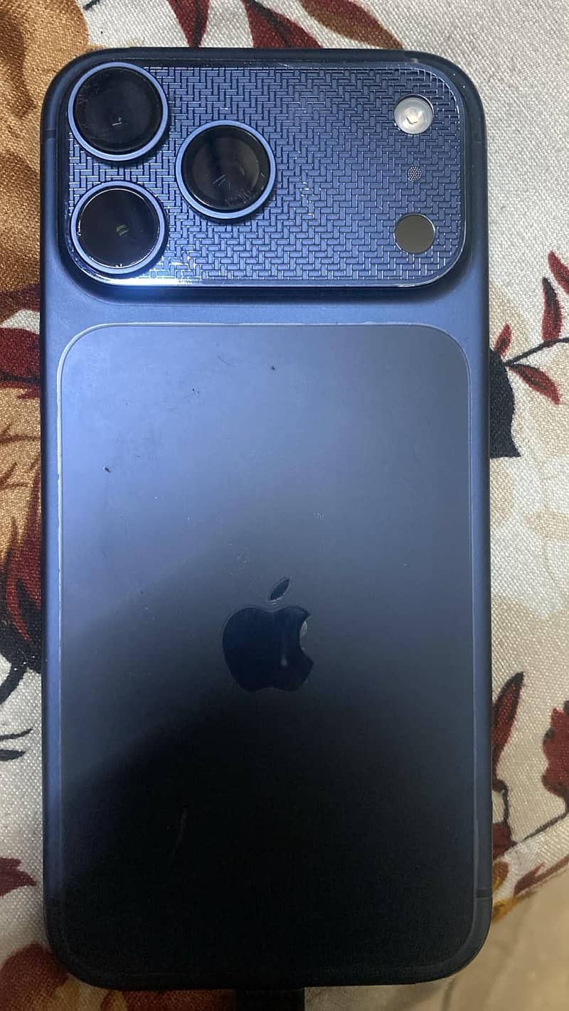 Apple iPhone 17 Pro Max 1