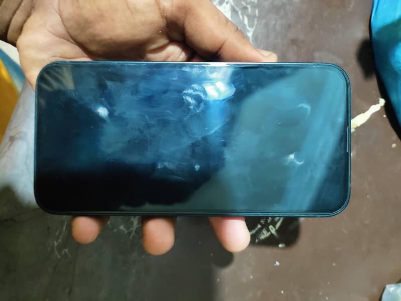 Apple iPhone 13 5