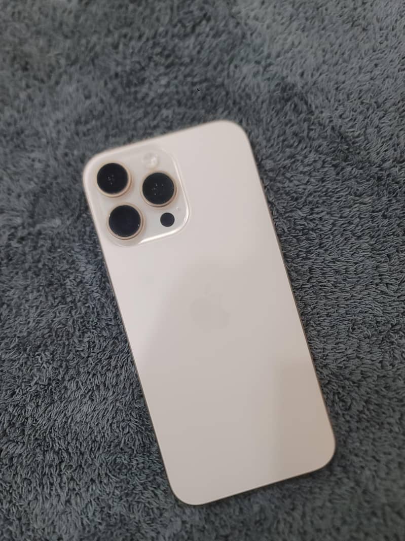 Apple iPhone 16 Pro Max 0
