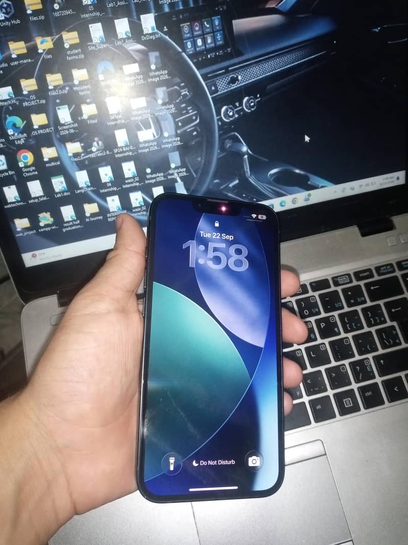 Apple iPhone 13 0