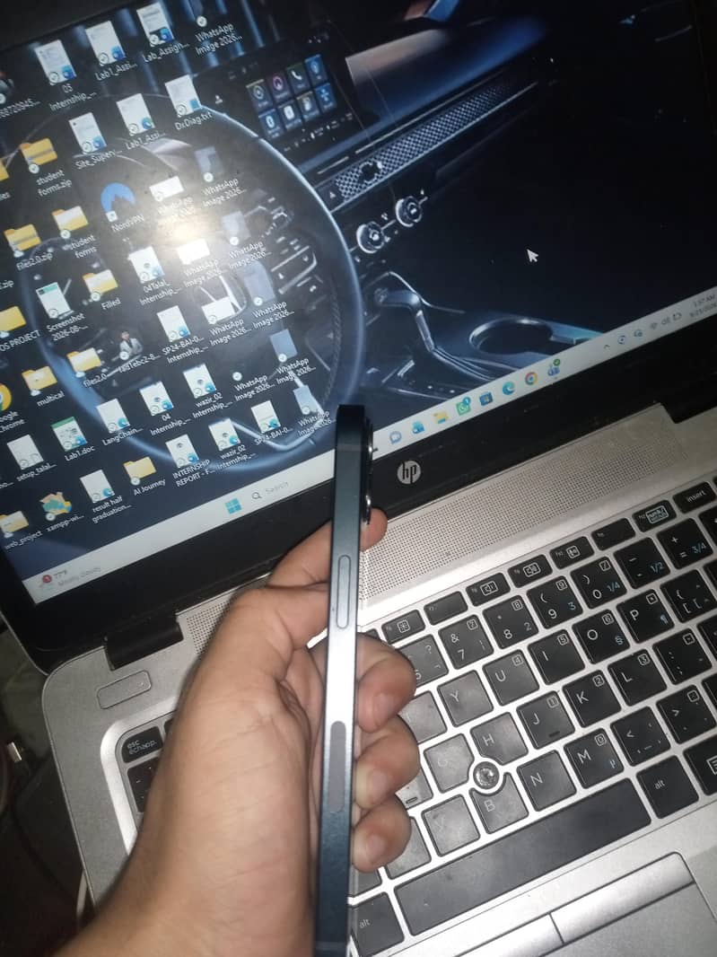 Apple iPhone 13 4