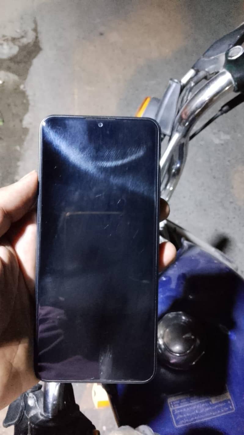 HMD Aura 2 5