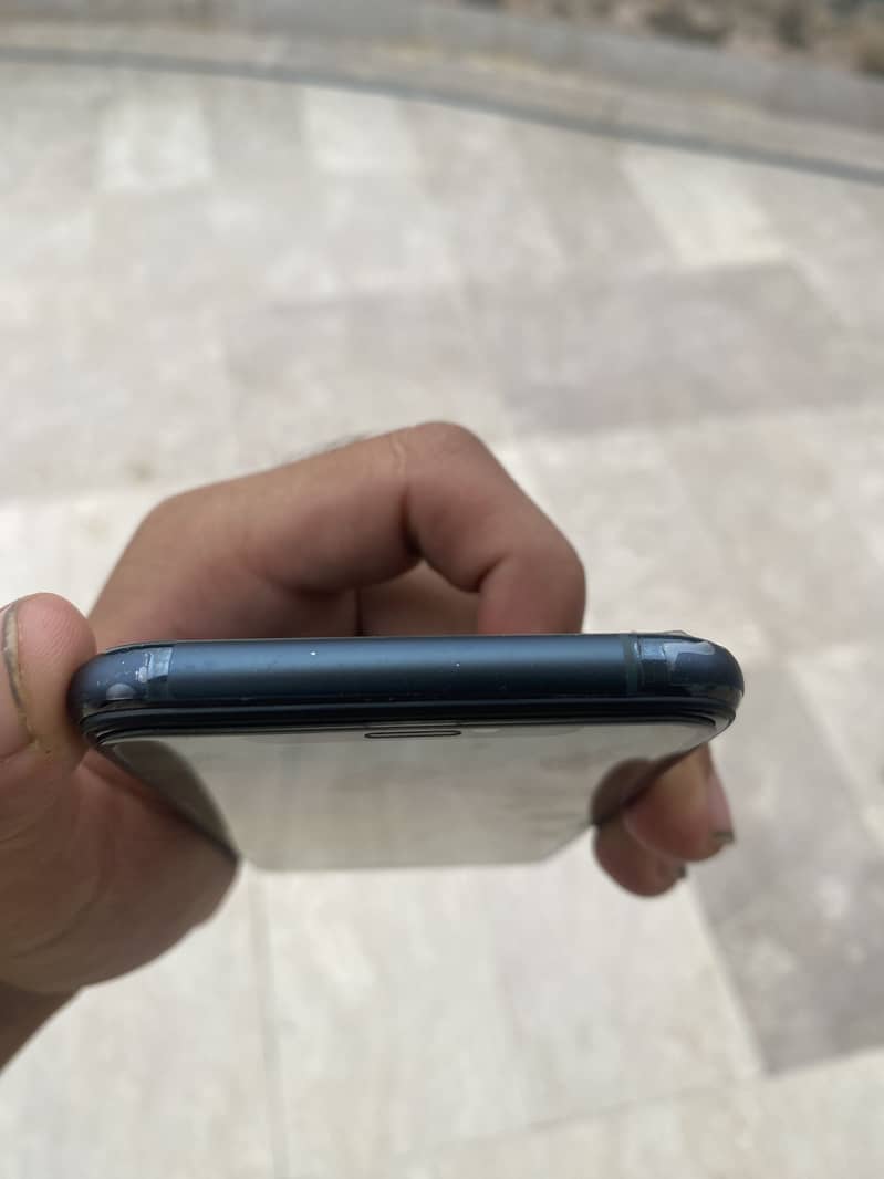 Apple iPhone 11 Pro 2