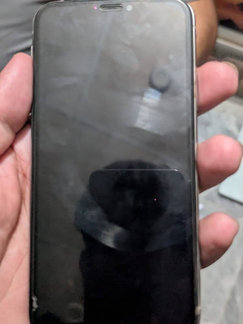 Apple iPhone X 4