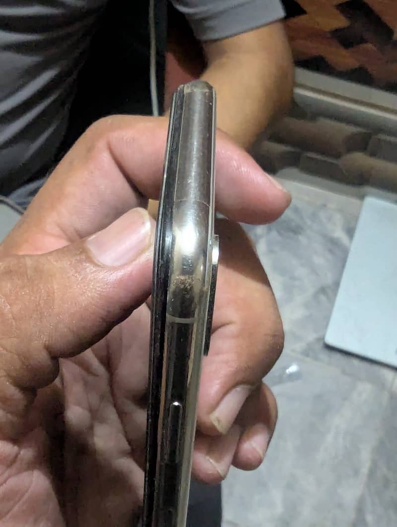 Apple iPhone X 5