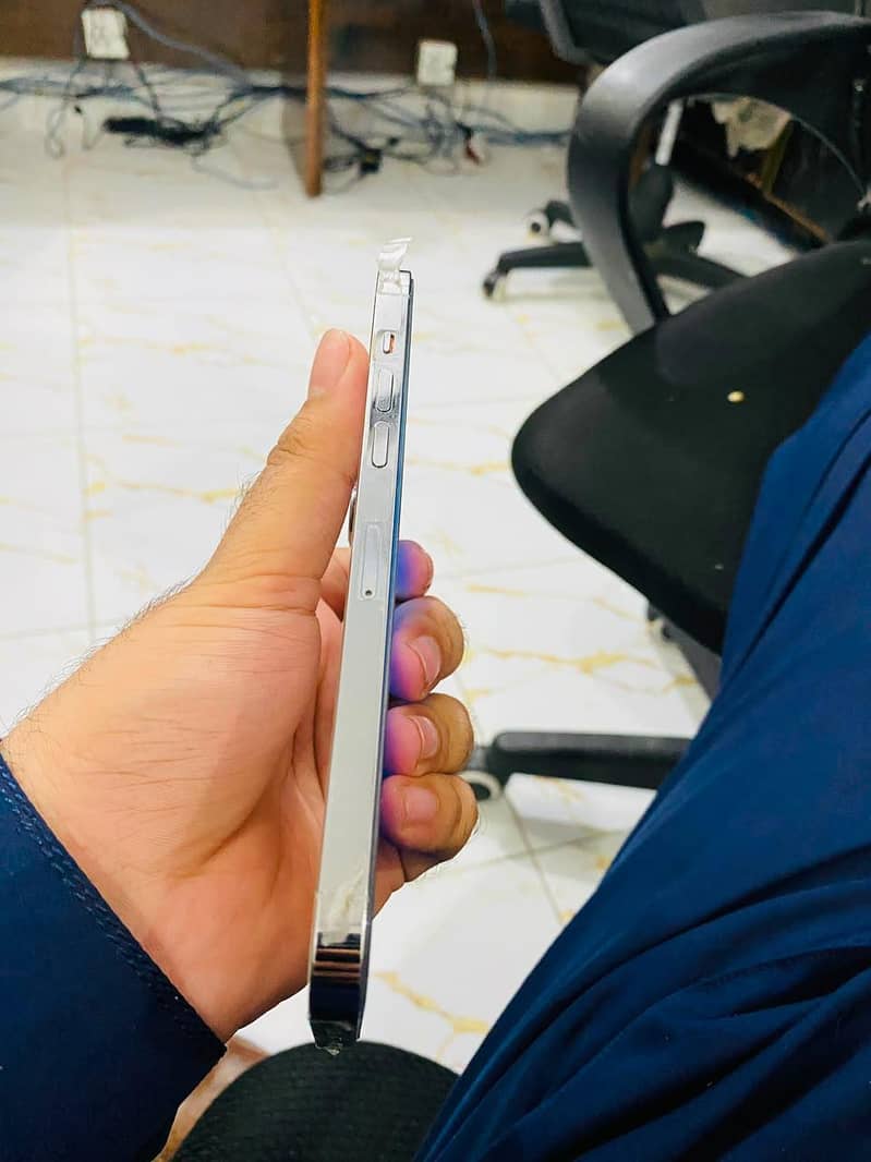 Apple iPhone 14 Pro Max 1