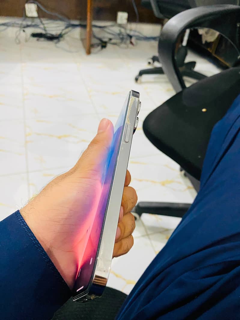 Apple iPhone 14 Pro Max 6