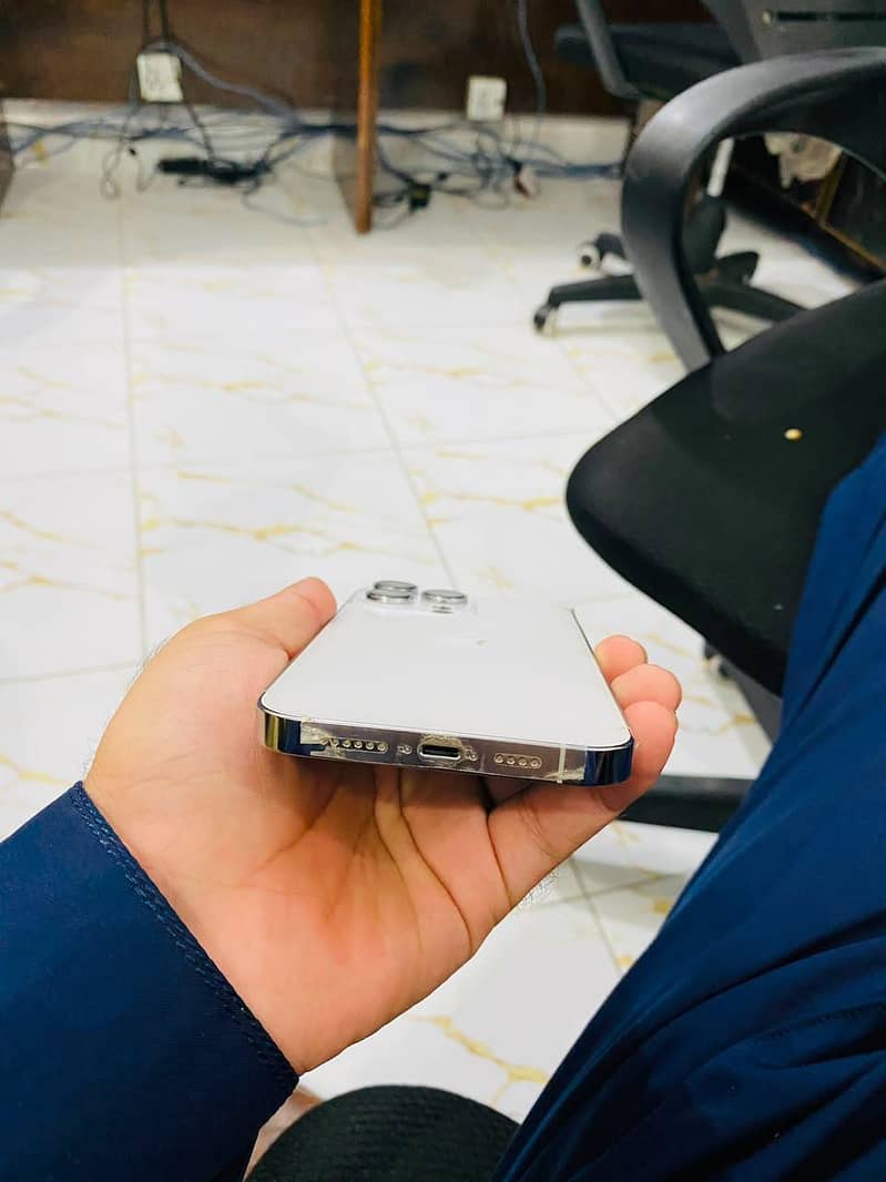 Apple iPhone 14 Pro Max 7