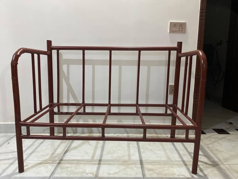 Heavy Iron structure sofa 0
