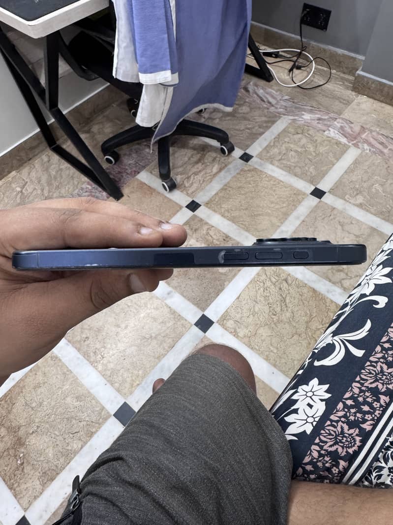 Apple iPhone 15 Pro Max - JV - 256GB 2