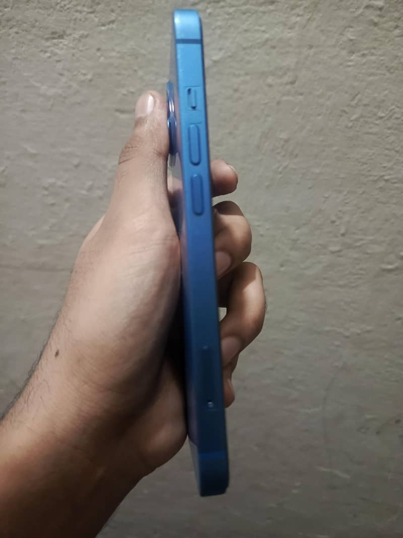 Apple iPhone 13 1