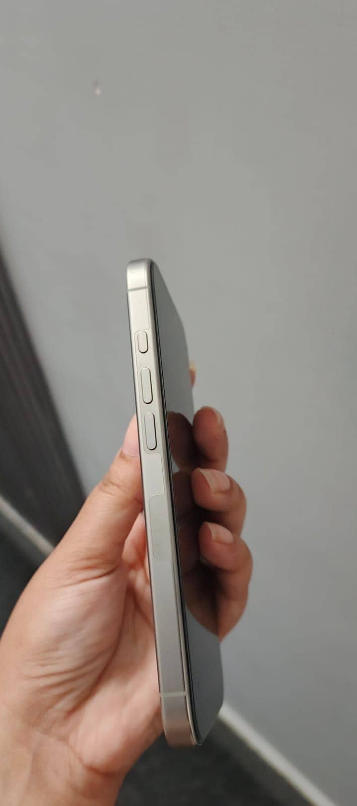 Apple iPhone 16 Pro 2