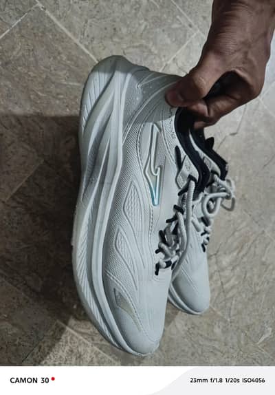 running shoes full comfortable hen contact 03048876967