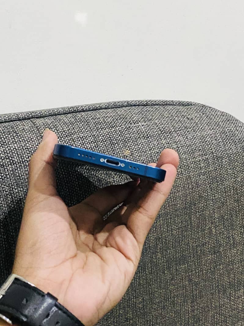 Apple iPhone 12 3