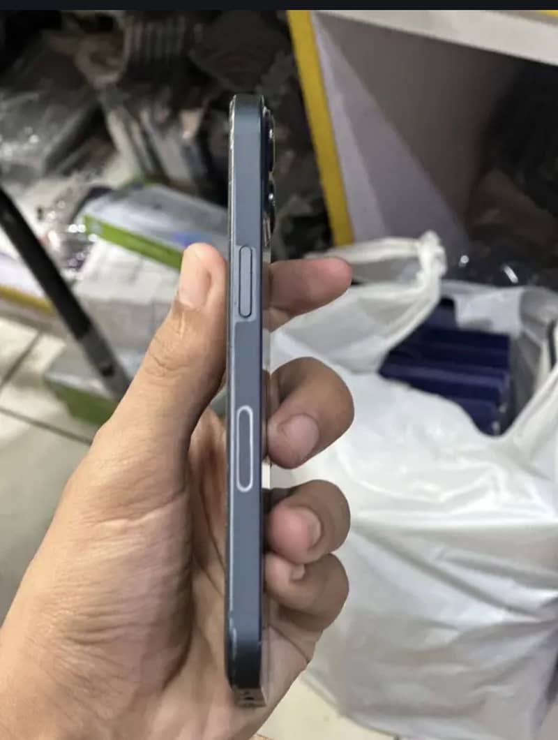 Apple iPhone 13 1