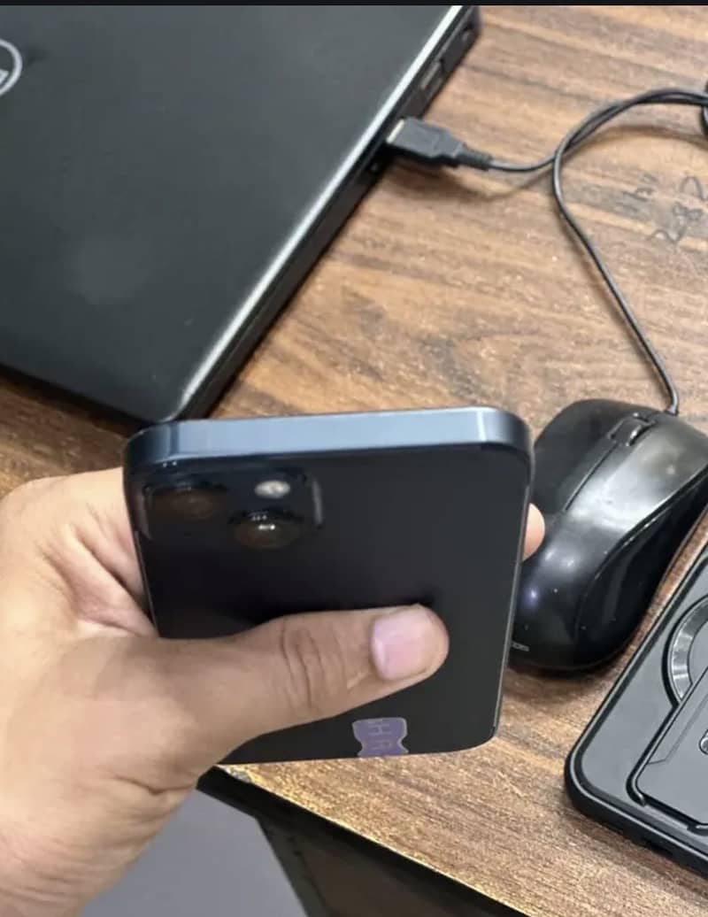 Apple iPhone 13 3