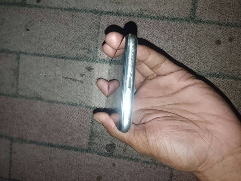 Apple iPhone X 5