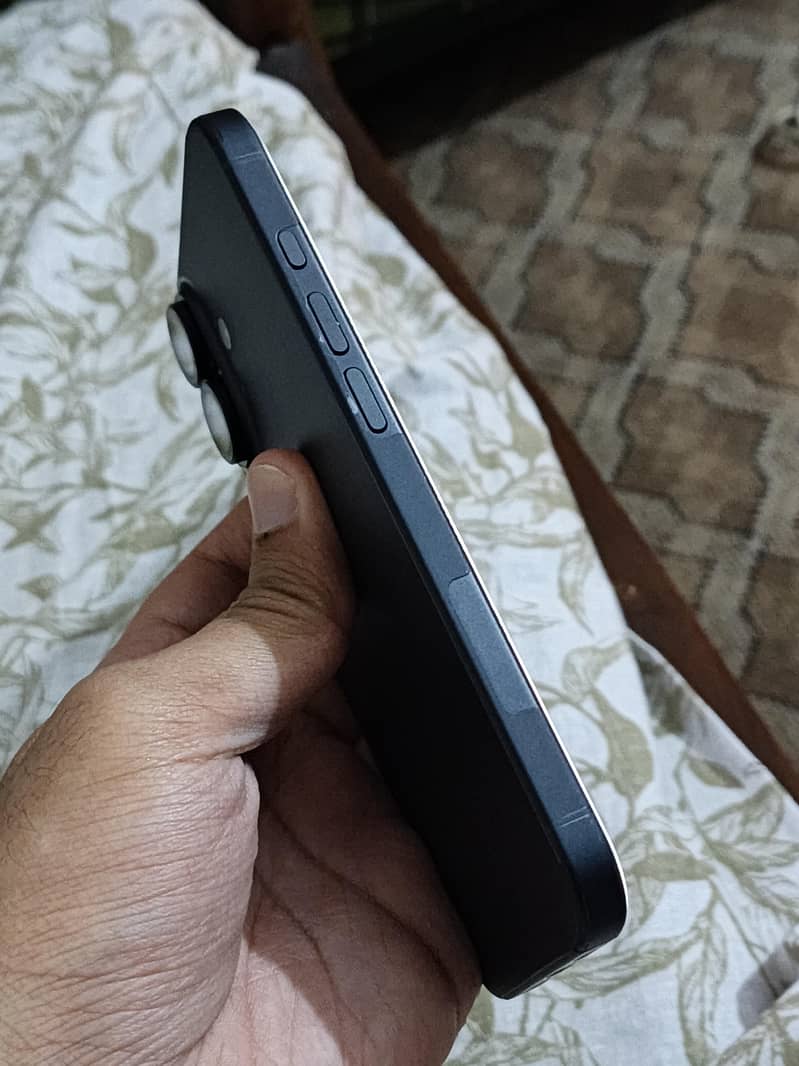 Apple iPhone 16JV 3