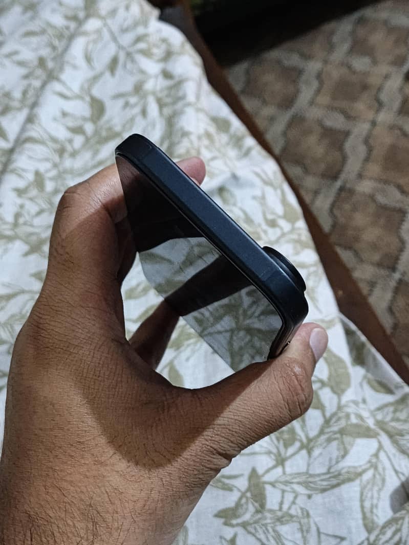 Apple iPhone 16JV 5