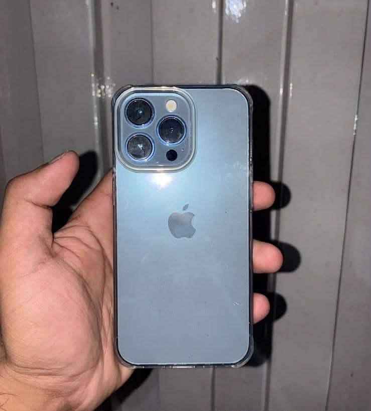 Apple iPhone 13 Pro 0