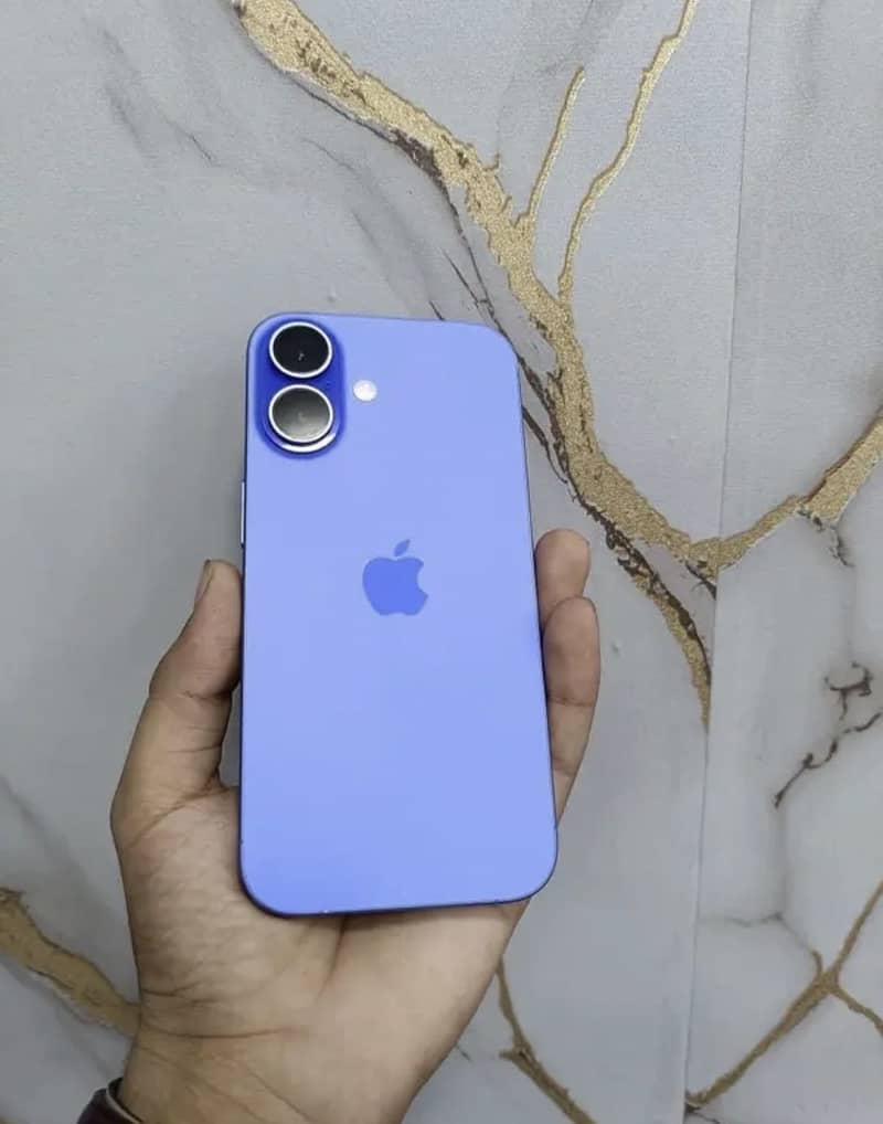 Apple iPhone 16 0