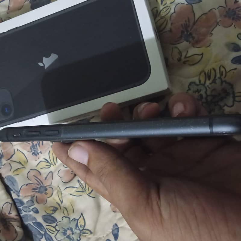 Apple iPhone 11 5