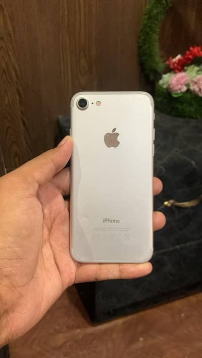 Apple iPhone 7